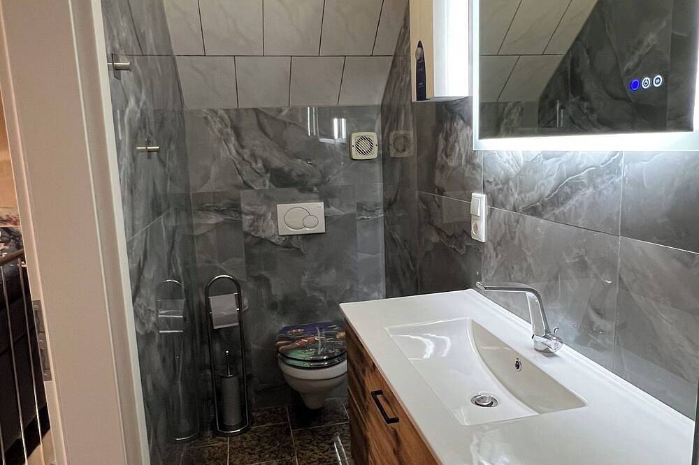 Ganze Wohnung, Gemütliche Maisonette Wohnung mit Pool und Sauna in Grevenbroich in Grevenbroich, Rhein-Kreis Neuss