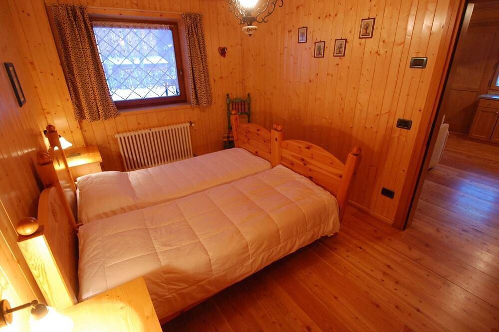 Schöne Wohnung in einem Ferienhaus für 3 Leute mit  W-Lan, Tv und Haustiere erlaubt in Penia, Canazei