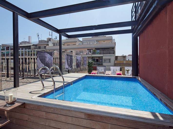Holiday apartment for 8 people, with Balcony and Pool in Barcelona