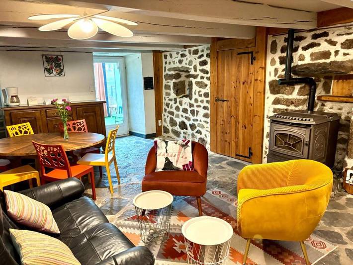 Location de vacances pour 6 personnes, avec terrasse et jardin à Yssingeaux - 3