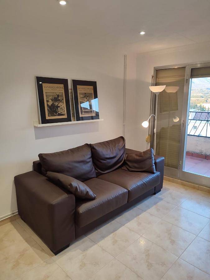 Gîte pour 5 personnes, avec terrasse et vue à Àger - 4