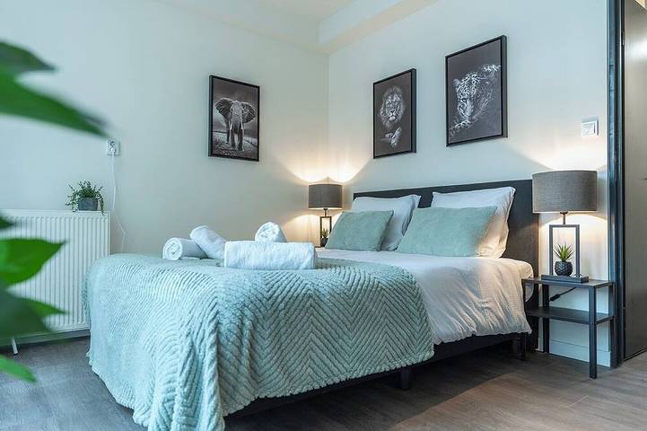 Ganze Wohnung, Übernachten Sie bei Bed en Koffie in einem modernen, vollständig ausgestatteten Appartement Tilburg, perfekt gelegen, um das poppodium Overnachten, Efteling overnachten oder Safaripark Beekse Bergen zu besuchen. in Tilburg, Nordbrabant