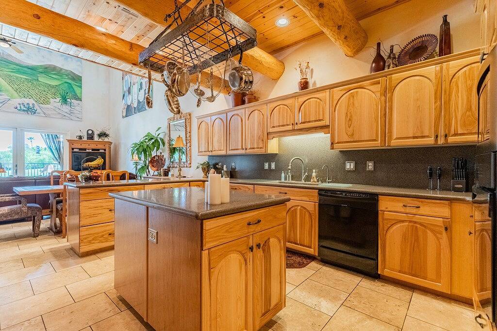 Awesome 3 bedroom on the 1st Green of Arrowhead Golf Club in Glendale, Maricopa County