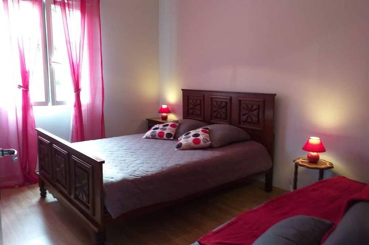 Location de vacances pour 6 personnes, avec jardin à Astugue - 3