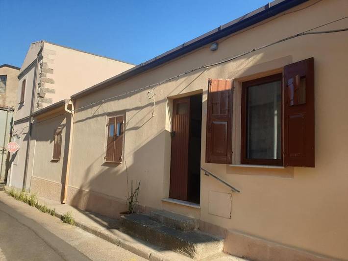 Maison de vacances pour 3 personnes, avec Balcon ainsi que Terrasse et Jardin à Pozzomaggiore