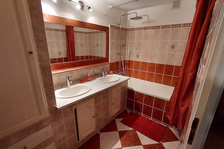 Location de vacances pour 4 personnes, avec terrasse à Vénéjan - 3