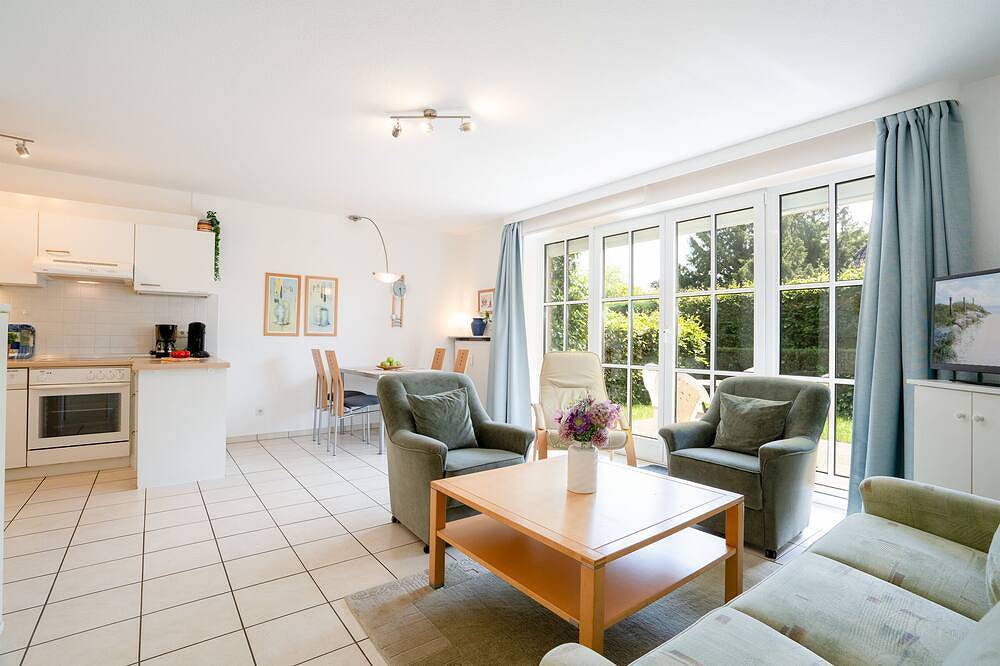 Entire apartment, Vacation apartment \"Lörper 1\" up to 3 persons (non-smoking) in Niendorf, Timmendorfer Strand