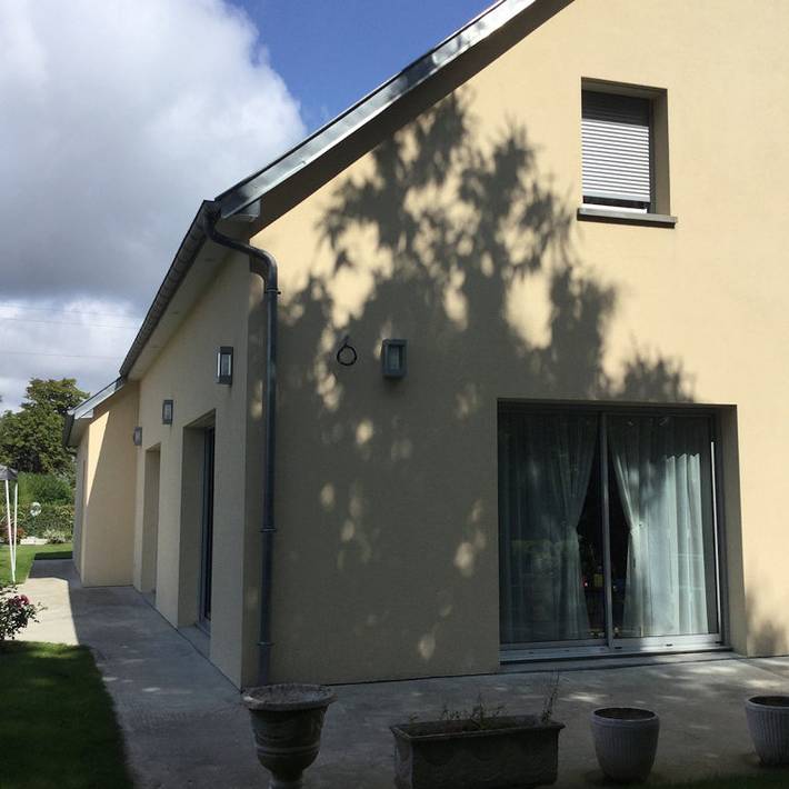 Gîte pour 4 personnes, avec terrasse et jardin à Saint-Planchers