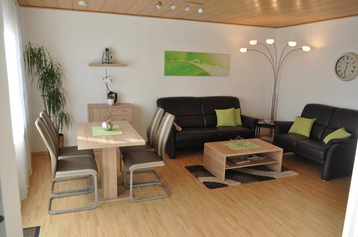 Ferienwohnung für 4 Personen, mit Terrasse und Garten sowie Ausblick in Niedenstein - 2