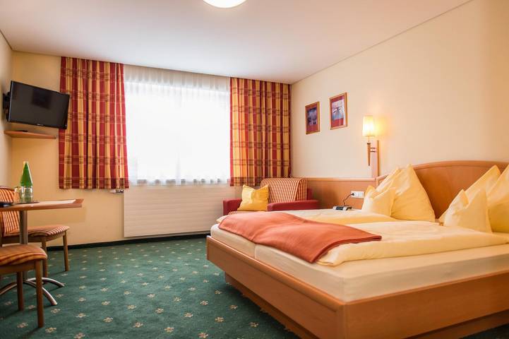 Ferienwohnung für 3 Personen, mit Garten und Pool, kinderfreundlich in Rußbach am Paß Gschütt - 4