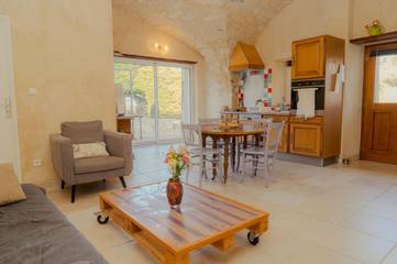 Location de vacances pour 6 personnes, avec vue et jardin à Mirabel-et-Blacons