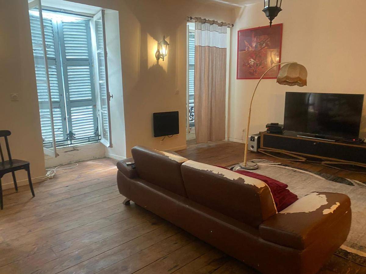 Appartement entier, One-Bedroom Apartment in Pau, Béarn