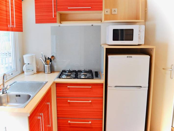 Mobil home pour 4 personnes, avec piscine et terrasse à Méolans-Revel - 2