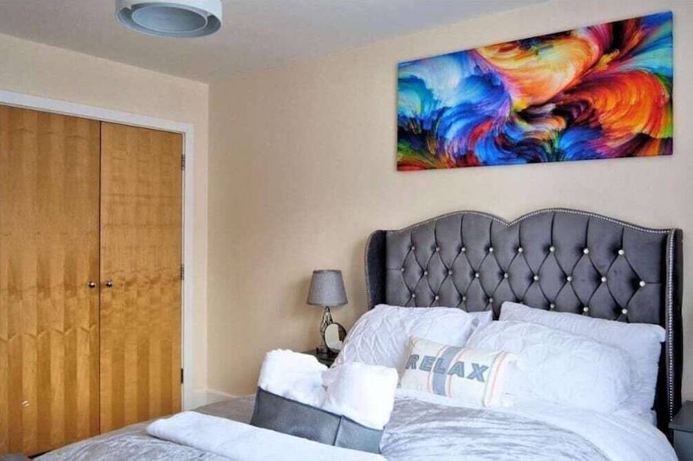 Ganze Wohnung, Mideyah Stays - Comfy 2 Bed in Milton Keynes, Südostengland