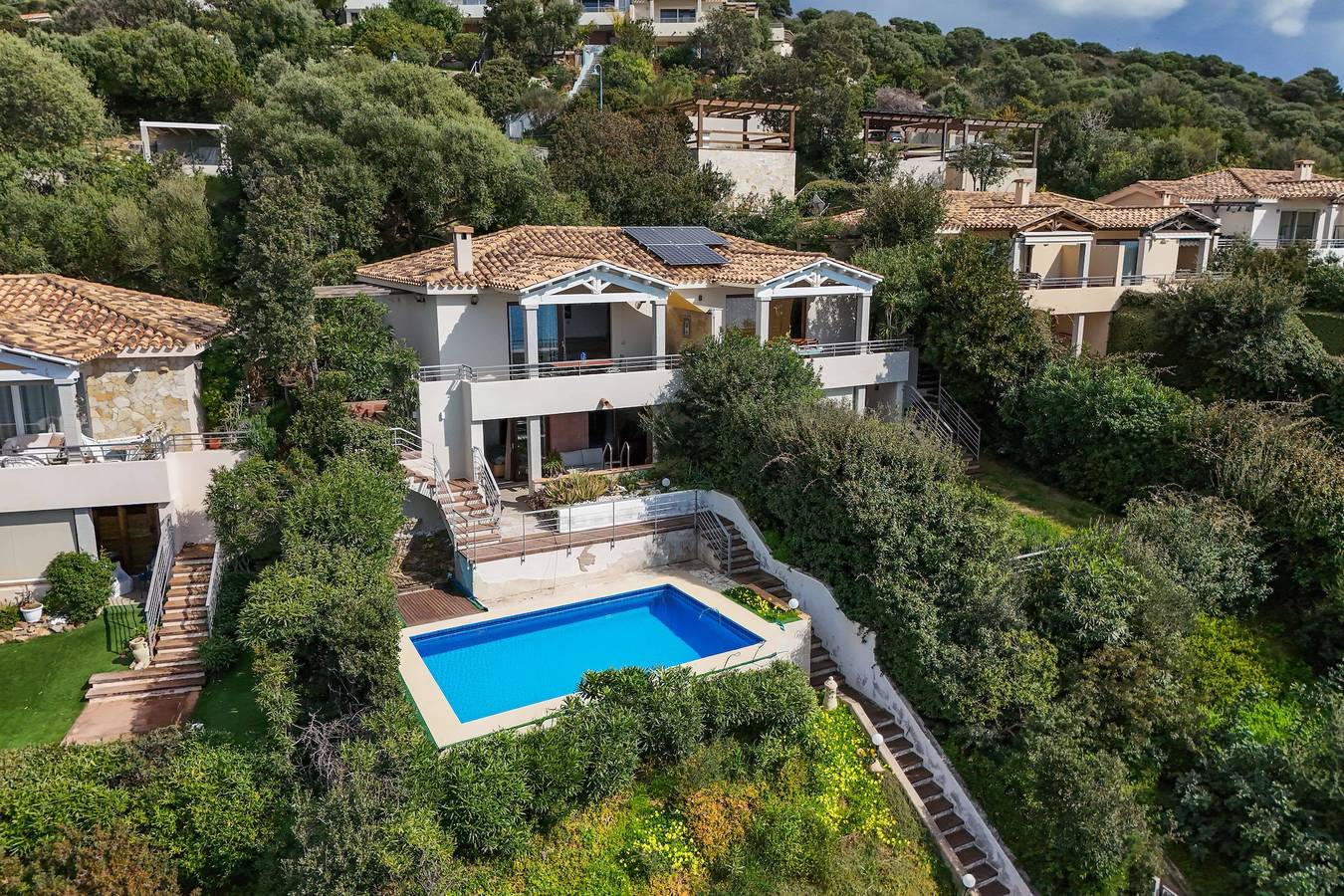 Villa mit privatem Pool und Meerblick in Terra Mala, Cagliari Provinz