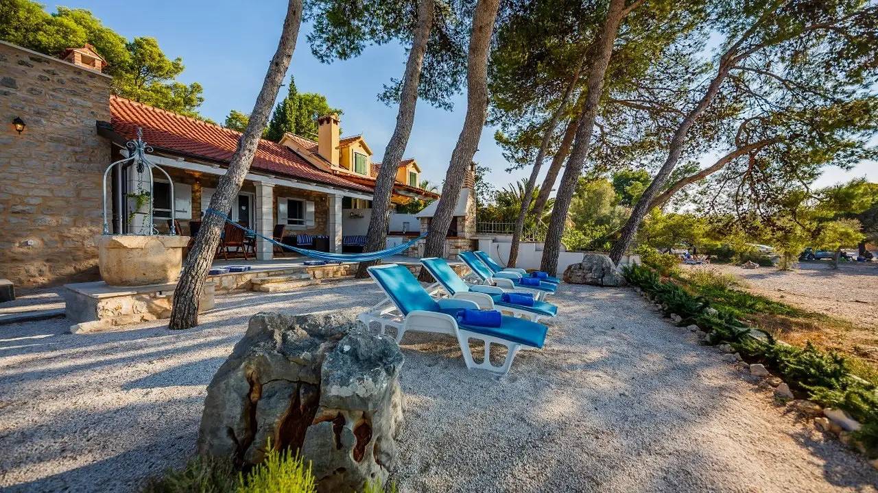 Holiday home for 5 people with garden in Supetar, Brac