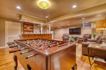 Vacation House for 24 Guests in Gary, Lake Michigan, Picture 3
