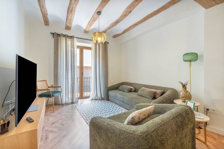 Holiday Home 'Ca La Mala' with Shared Terrace, Balcony and Wi-Fi in Biar, Alicante Inland