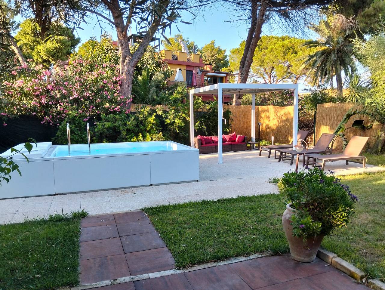 Ferienwohnung "Primo Piano in Villa Serra" mit Pool und Wlan in Foxi, Campidano