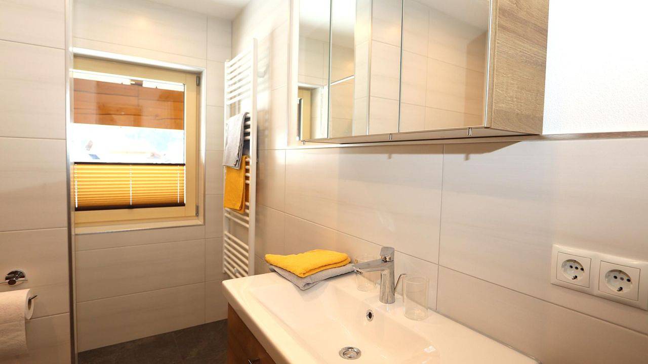 Ganze Ferienwohnung, Ferienwohnung für 5 Personen (50 m²) in Zell am Ziller in Zell am Ziller, Zillertaler Alpen