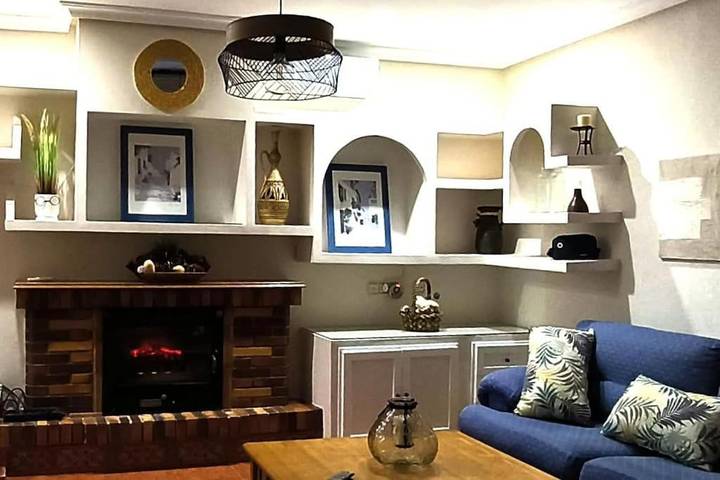 Casa rural para 8 personas, con Balcón y Terraza además de Jardín y Piscina en Parla - 2