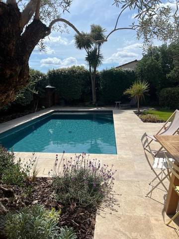 Gîte pour 2 personnes, avec piscine et jardin à Talence