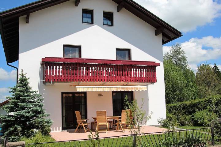 Bauernhof für 6 Personen, mit Terrasse und Garten in Oy-Mittelberg