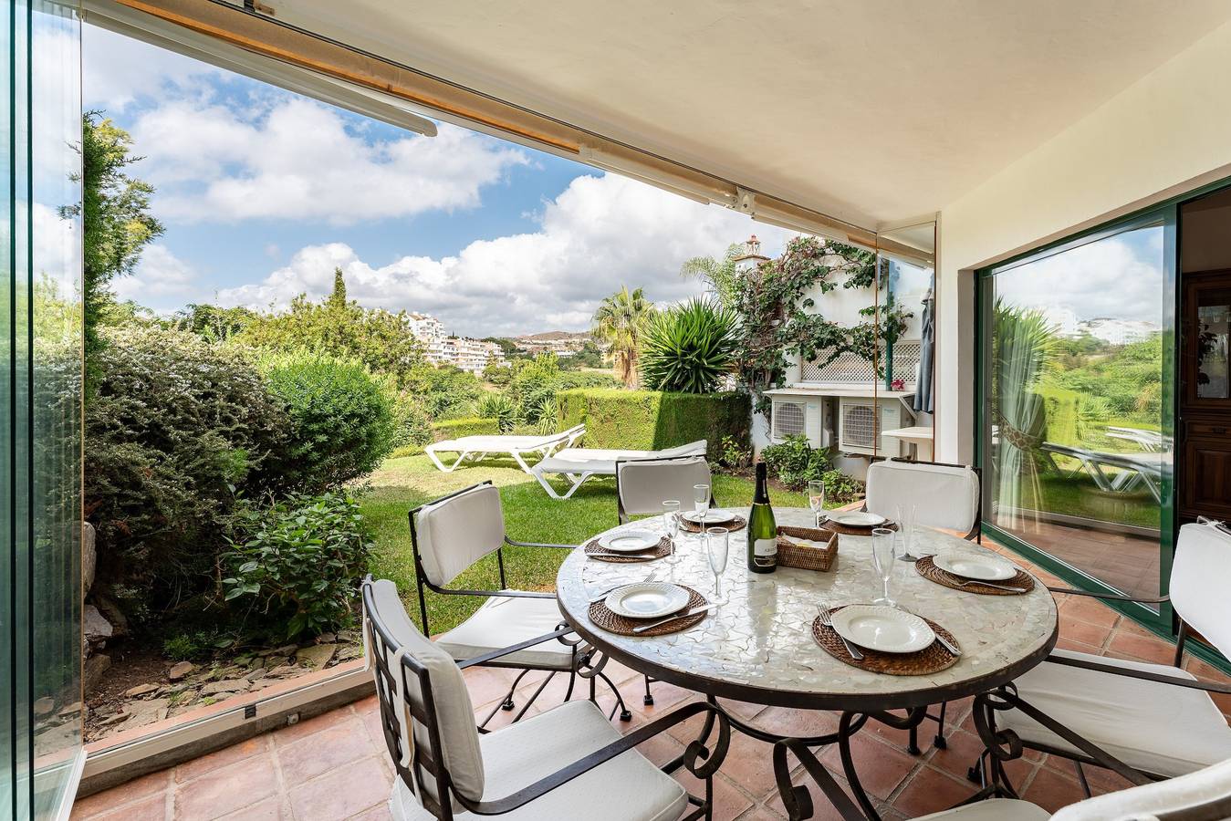 Holiday Home 'Townhouse Isla De Miraflores' with Mountain View, Wi-Fi and Air Conditioning in Mijas, Costa del Sol