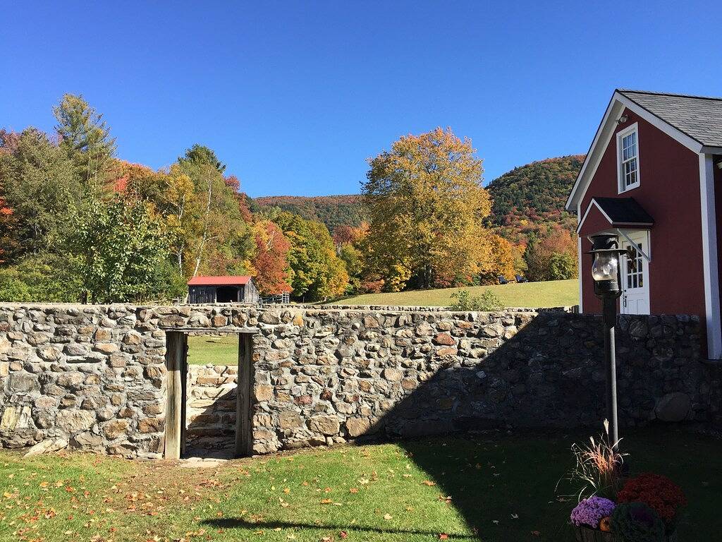 Historische erneuerte Scheune bei Boorn Brook Farm - Manchester Vermont in Green Mountain National Forest
