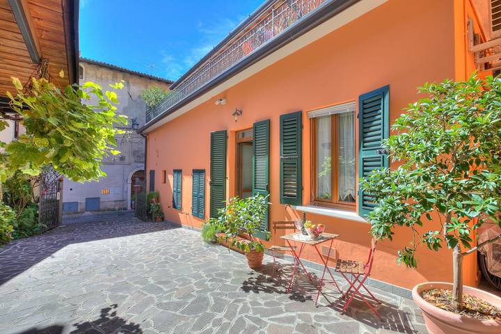 Ganze Wohnung, Vicky Loft Gardone-relax & Vittoriale in Gardone Riviera, Gardasee-Berge