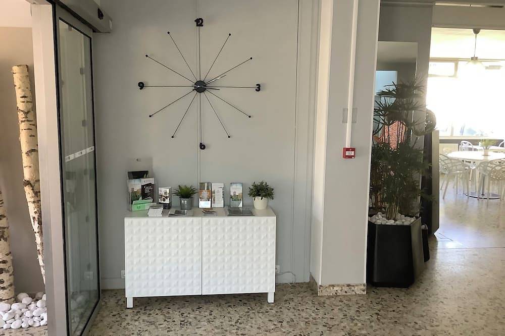 Hôtel 3 étoiles dans un cadre calme. Toutes les chambres sont climatisées. in L'Horme, Parc Naturel Régional du Pilat