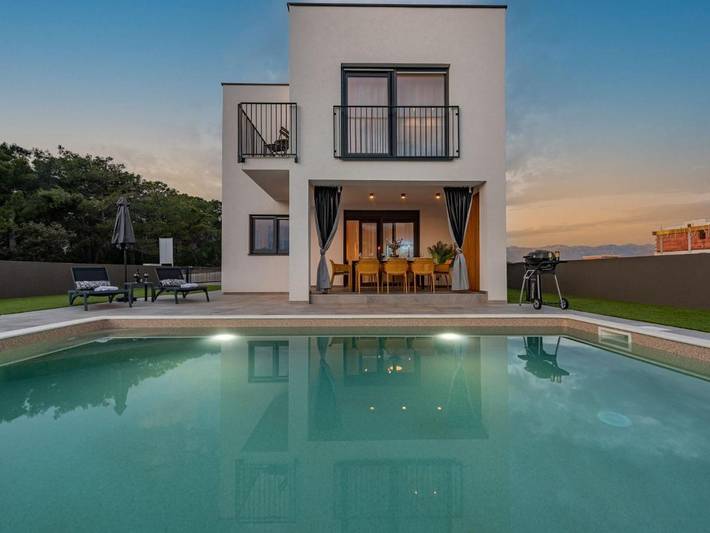 Villa für 8 Personen, mit Balkon und Terrasse sowie Garten und Pool in Povljana - 3