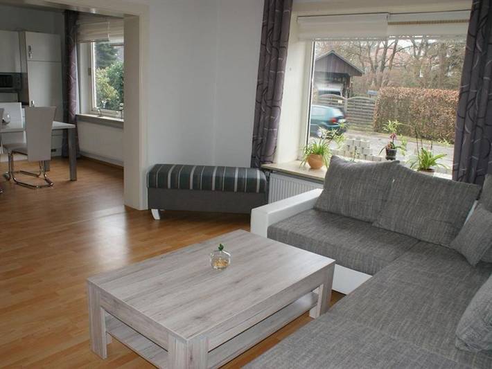 Ferienwohnung für 2 Personen, mit Garten und Terrasse, kinderfreundlich in Aurich