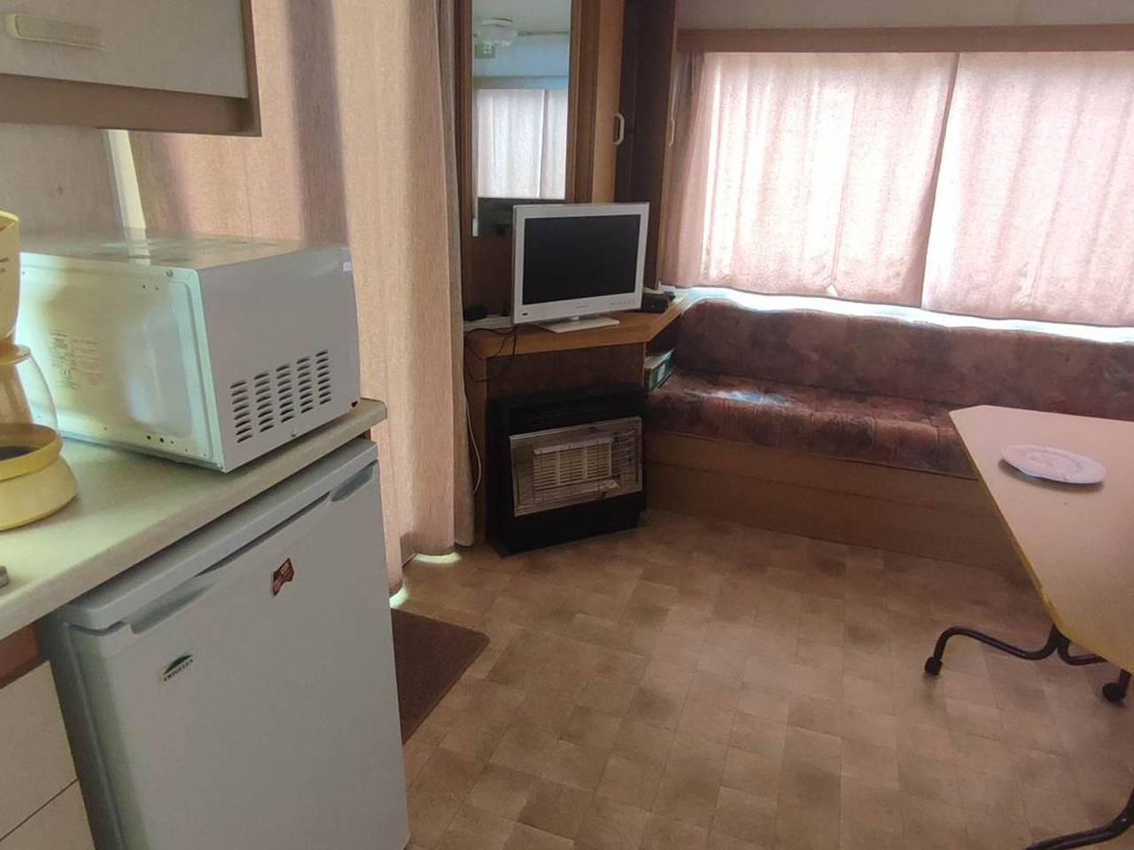 Accessible mobile home for 4 guests in La Tour-d'Auvergne, Volcans d'Auvergne Regional Nature Park