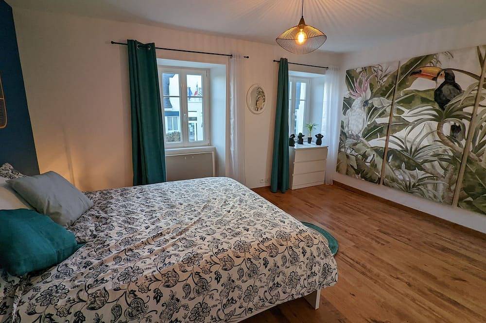 Large seaside house for family vacations in Côte des Légendes