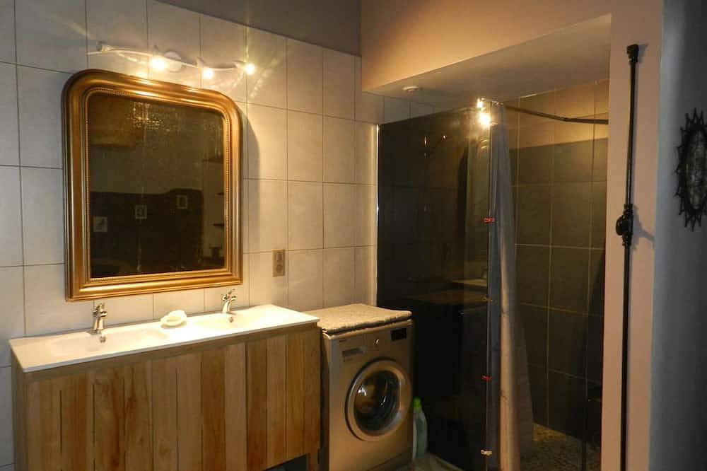 Gîte à la ferme avec piscine, animaux admis en Sologne Bourbonnaise in Mercy, Allier