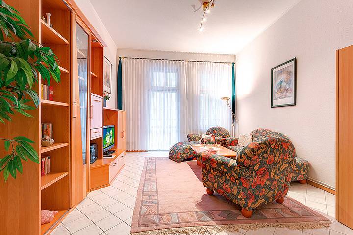 Ferienwohnung für 3 Personen, mit Sauna und Balkon in Göhren - 2