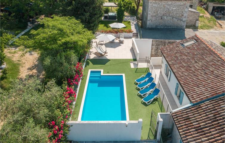 Location de vacances pour 6 personnes à Lozari