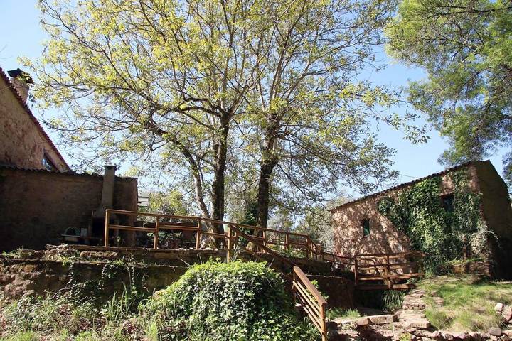 Location de vacances pour 3 personnes, avec piscine ainsi que jardin et vue dans Miranda do Corvo - 3