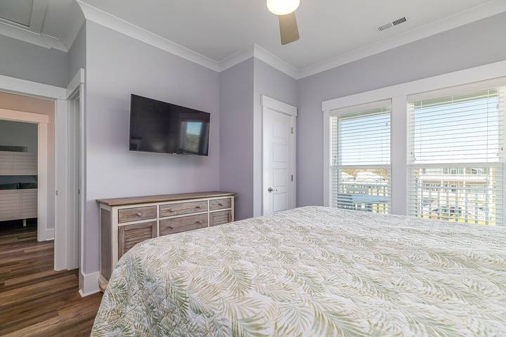 Vacation rental for 18 people, with balcony in Oak Island (NC)