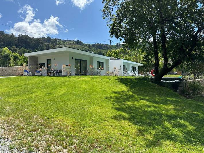 Location de vacances pour 4 personnes, avec jardin ainsi que vue et piscine dans Caniçada - 4