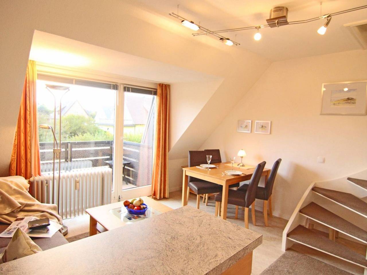 Ganze Ferienwohnung, Henning 1 Stock - Sylt ist wertvoller Lebensraum und wohltuender Urlaubsort, ein paradiesisches Refugium, das im Grunde keinen von uns braucht. Wir hingegen, jene, die seit jeher diese Verbindung spüren, wir brauchen die Insel. in Wenningstedt, Sylt