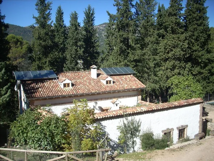 Casa de huéspuedes para 36 personas, con vistas además de jardín y piscina - 1
