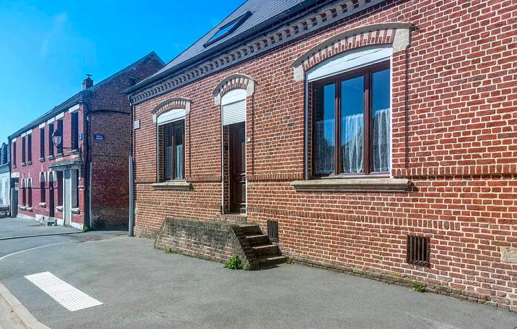 Gîte pour 8 personnes, avec jardin et terrasse à Mailly-Maillet