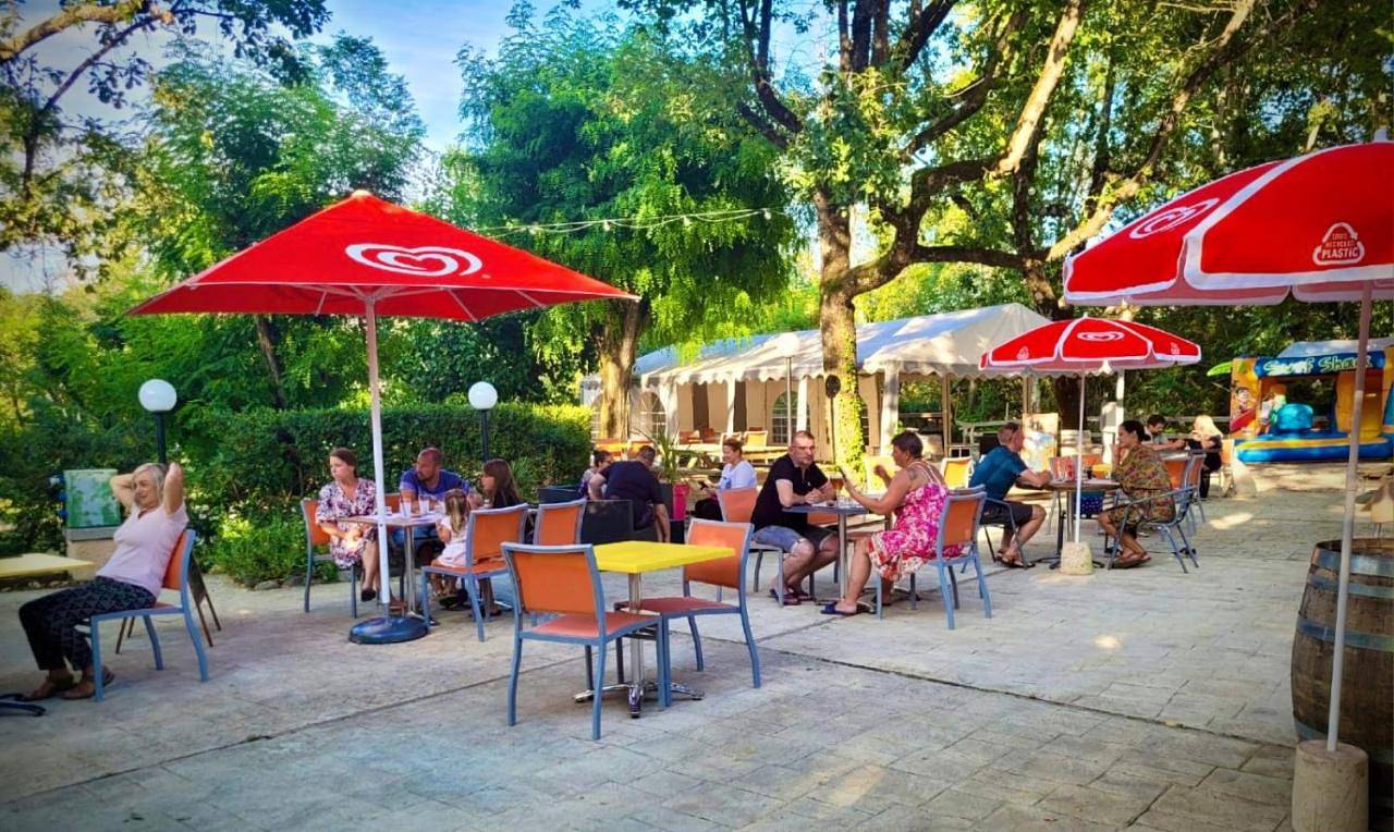 Emplacement tente, caravane 120 m2, Camping Beaussement in Chauzon, Ardèche