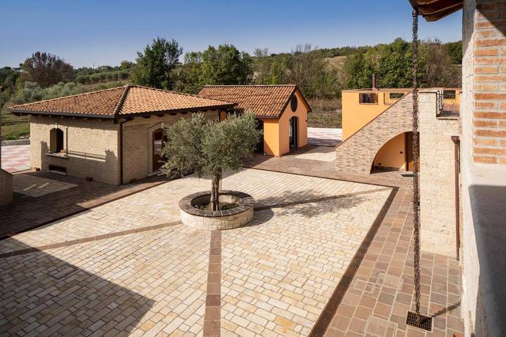 Gîte pour 4 personnes, avec piscine ainsi que vue et jardin, animaux acceptés à Pietrelcina - 4