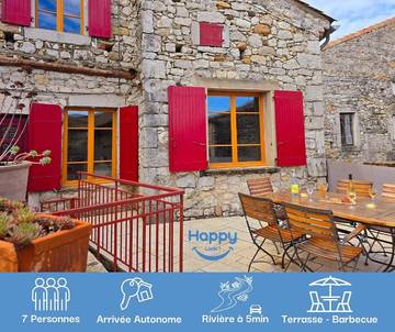 Location de vacances pour 7 personnes, avec terrasse à Chauzon