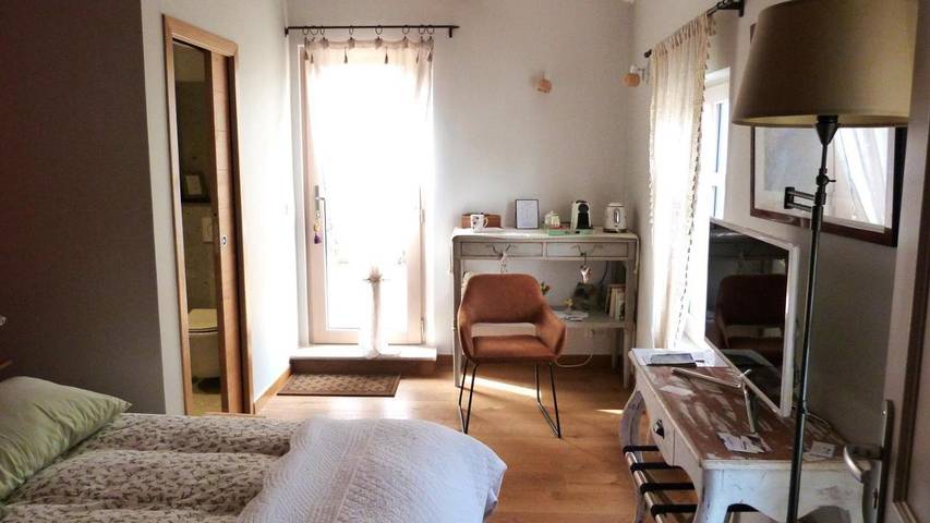 Chambre d’hôte pour 2 personnes, avec vue et jardin ainsi que piscine et terrasse à Mane