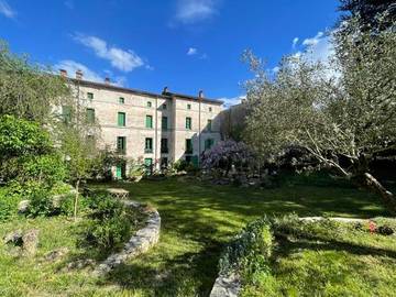 Maison d’hôte pour 3 personnes, avec jardin et vue à Aulas
