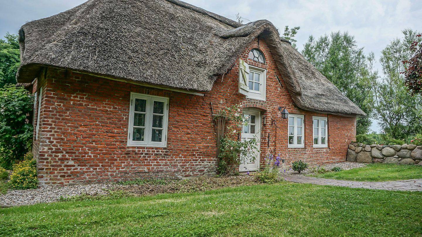 Groß Anno 1768: Reetdachhaus mit Sauna & Whirlpool für 10 in Osterhever, Eiderstedt